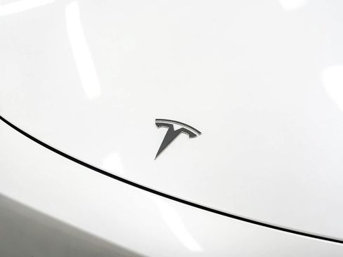 Used 2023 Tesla Model Y AWD image 8