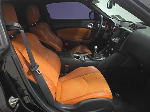 Used 2014 Nissan 370Z Touring w/ Sport Package RWD image 8