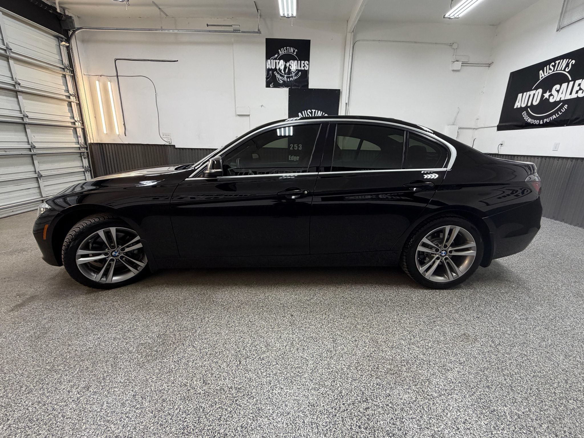Used 2017 BMW 330i Sedan RWD image 7