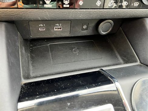 Used 2024 Mitsubishi Outlander SE image 35