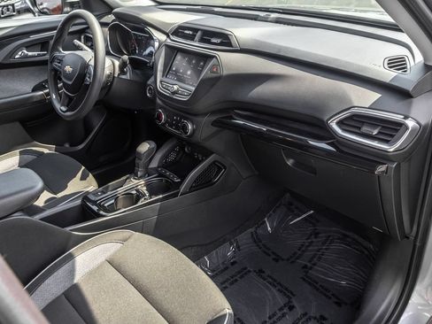 Used 2023 Chevrolet TrailBlazer LT FWD image 31
