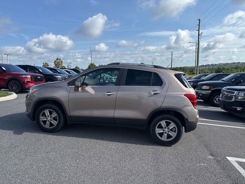 Used 2018 Chevrolet Trax LT w/ LT Convenience Package AWD/4WD image 4
