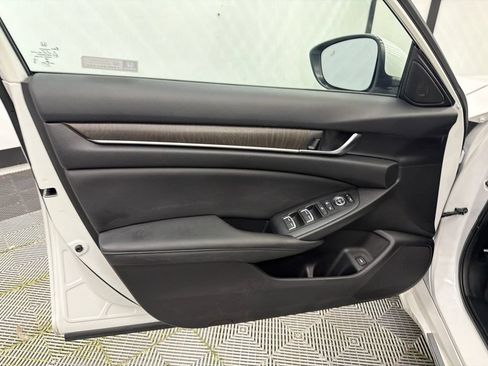 Used 2021 Honda Accord EX image 11