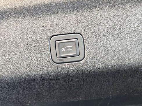 Used 2026 Cadillac Escalade Platinum Luxury w/ LPO, Floor Liner Package AWD/4WD image 33