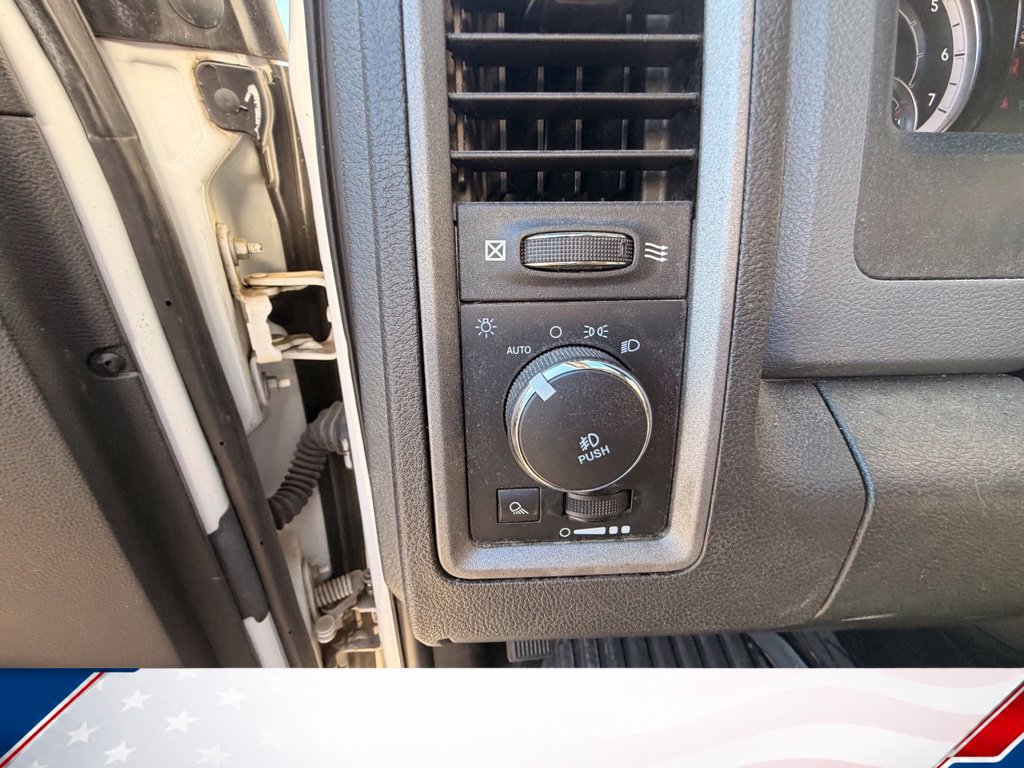 Used 2017 RAM 1500 Express w/ Express Value Package AWD/4WD image 16