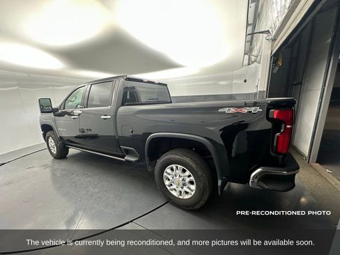 Used 2024 Chevrolet Silverado 3500 LTZ w/ LTZ Convenience Package image 3