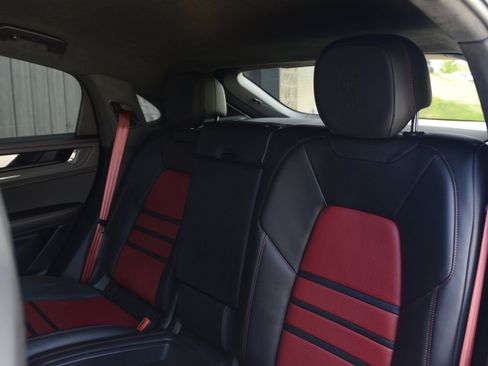 Certified 2024 Porsche Cayenne Turbo GT AWD/4WD image 29