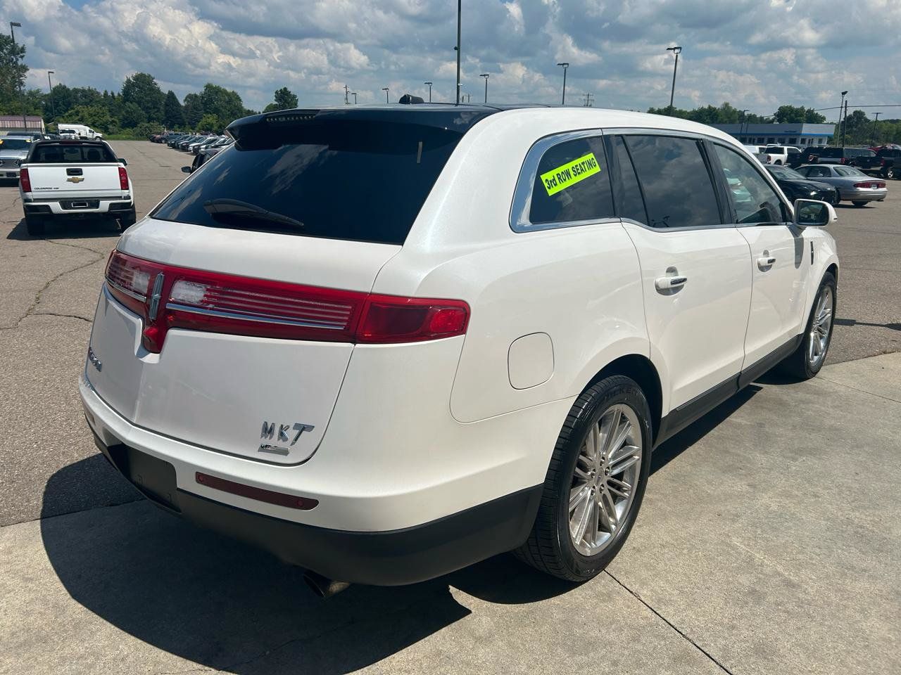 Used 2014 Lincoln MKT AWD w/ Equipment Group 201A image 5