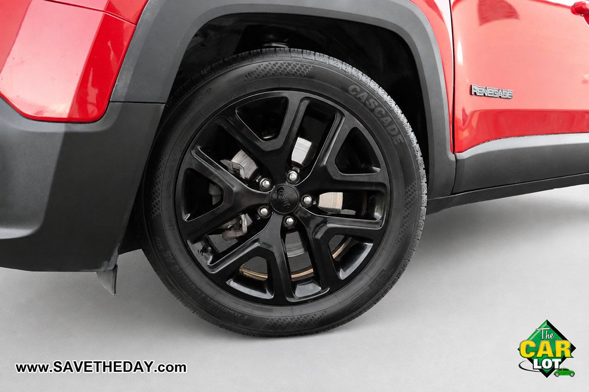 Used 2017 Jeep Renegade Altitude FWD image 3