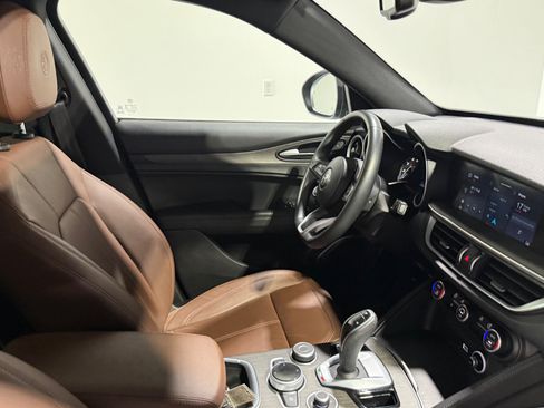 Used 2023 Alfa Romeo Stelvio Ti AWD/4WD image 43