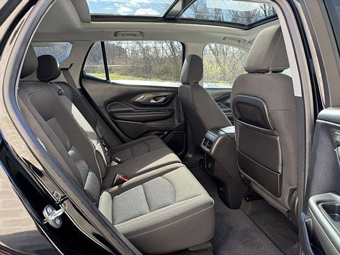 Used 2023 GMC Terrain SLE w/ Driver Convenience Package image 24