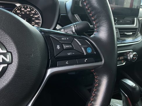 Used 2024 Nissan Altima 2.0 SR FWD image 32