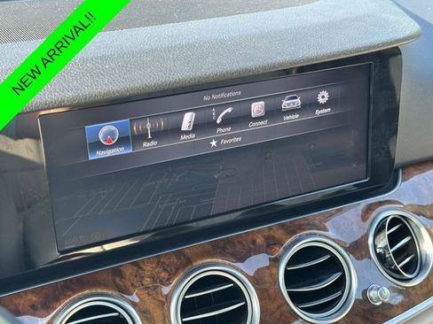 Used 2017 Mercedes-Benz E 300 4MATIC image 31