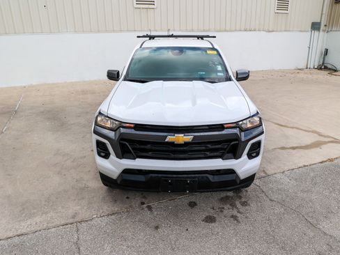 Used 2024 Chevrolet Colorado LT w/ LT Convenience Package image 4