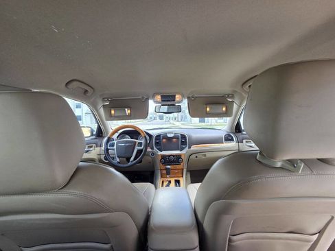 Used 2012 Chrysler 300 C image 19