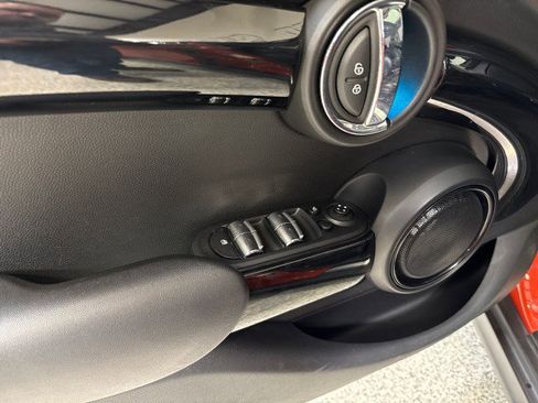 Used 2019 MINI Cooper S w/ Premium Package image 22