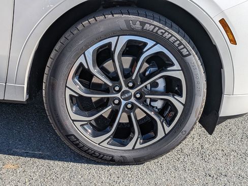 New 2026 Lincoln Nautilus Reserve image 13