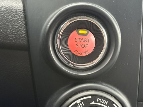 Used 2022 Nissan Titan SV w/ Accessory Utility Package image 22