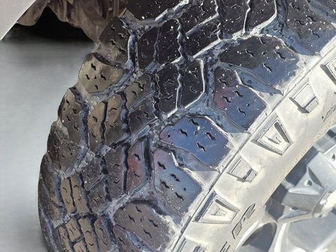 Used 2011 Ford F150 Raptor image 17