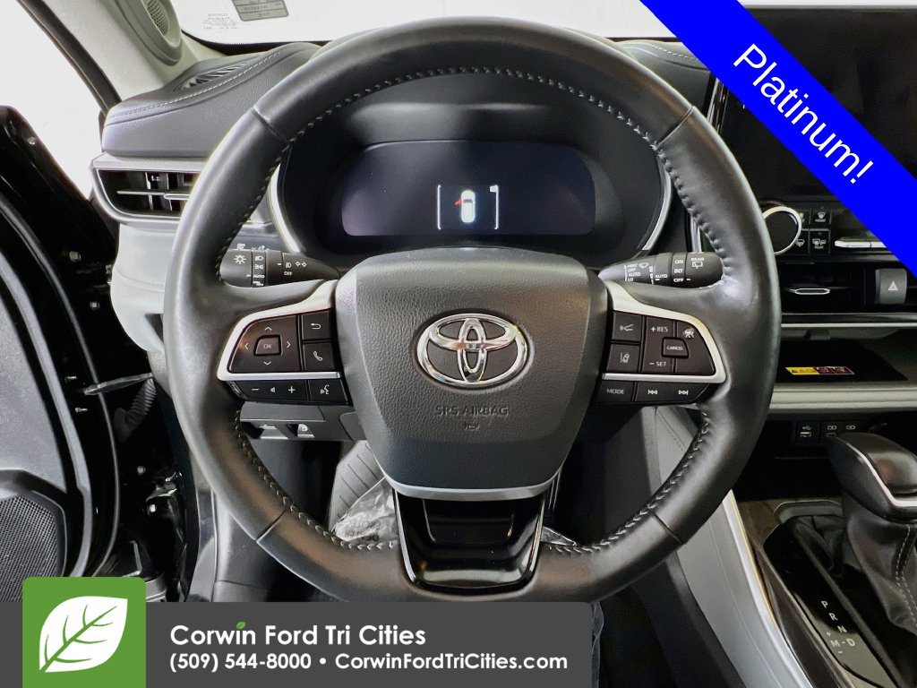 Used 2025 Toyota Highlander Platinum AWD/4WD image 7