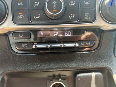 Used 2017 Chevrolet Tahoe LT w/ Luxury Package AWD/4WD image 31