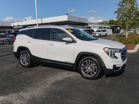 Used 2023 GMC Terrain SLT w/ Infotainment Package II FWD image 12
