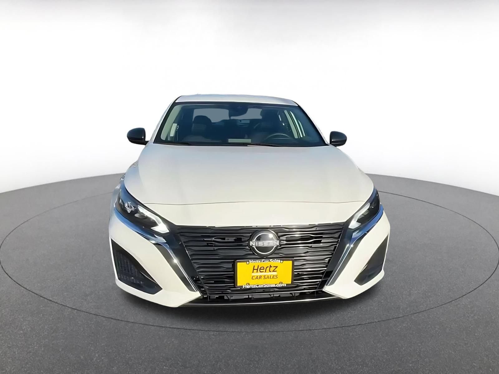 Used 2025 Nissan Altima 2.5 SV FWD image 4
