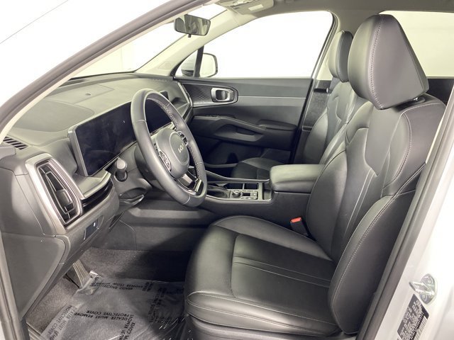 Used 2025 Kia Sorento S FWD image 15