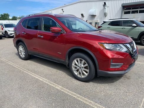 Used 2018 Nissan Rogue SV AWD/4WD image 2