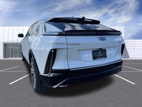 Certified 2025 Cadillac Lyriq Luxury AWD/4WD image 11