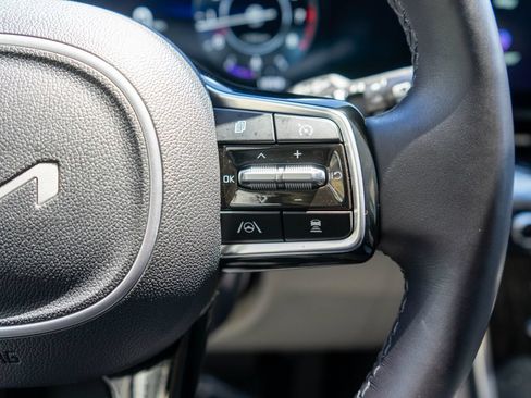 Certified 2024 Kia Carnival SX Prestige FWD image 23