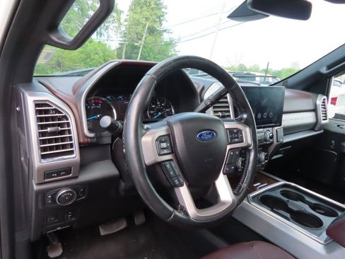 Used 2017 Ford F350 Platinum w/ Platinum Ultimate Package AWD/4WD image 34