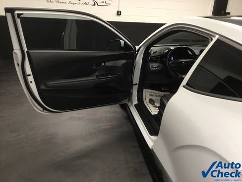 Used 2021 Hyundai Veloster Turbo image 18