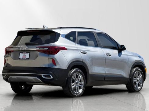 Used 2023 Kia Seltos S w/ Navigation Package image 3