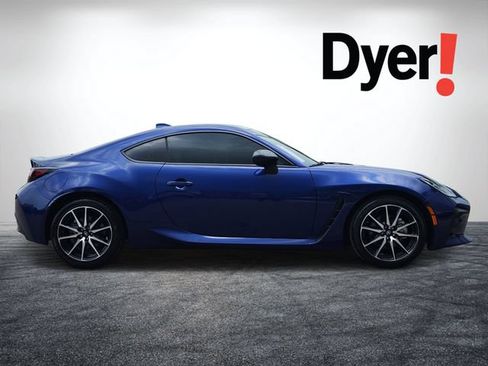 Used 2024 Toyota GR86 RWD image 2