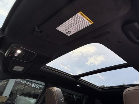 Used 2026 GMC Acadia Denali Ultimate FWD image 11