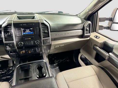 Used 2019 Ford F250 XLT w/ XLT Value Package image 21
