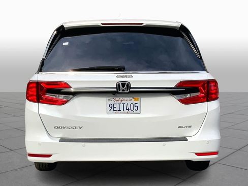 Used 2023 Honda Odyssey Elite image 4
