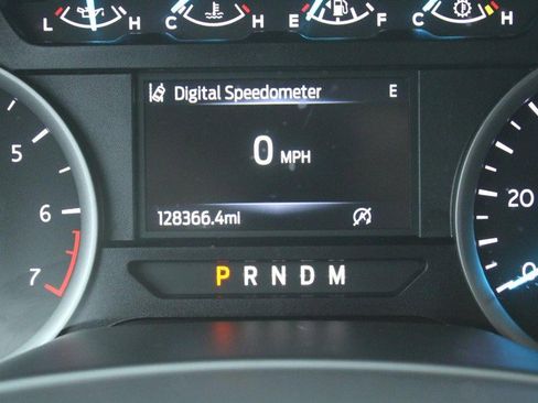 Used 2020 Ford Expedition XLT image 19