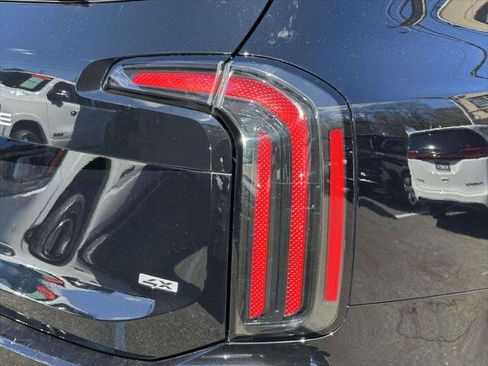 Used 2023 Kia Telluride EX w/ EX Captain's Chair Package AWD/4WD image 11