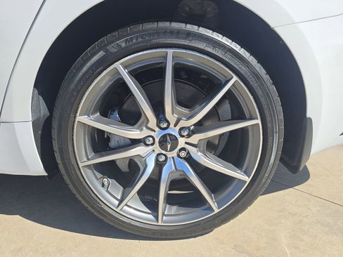 Used 2025 Genesis G70 2.5T RWD image 32