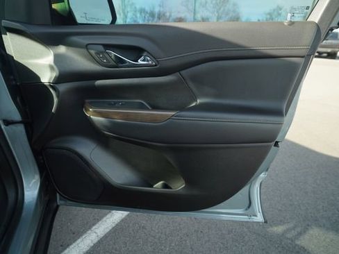 Used 2023 GMC Acadia SLE w/ Driver Convenience Package image 21