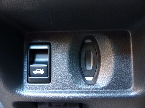 Used 2010 Nissan GT-R Premium image 34