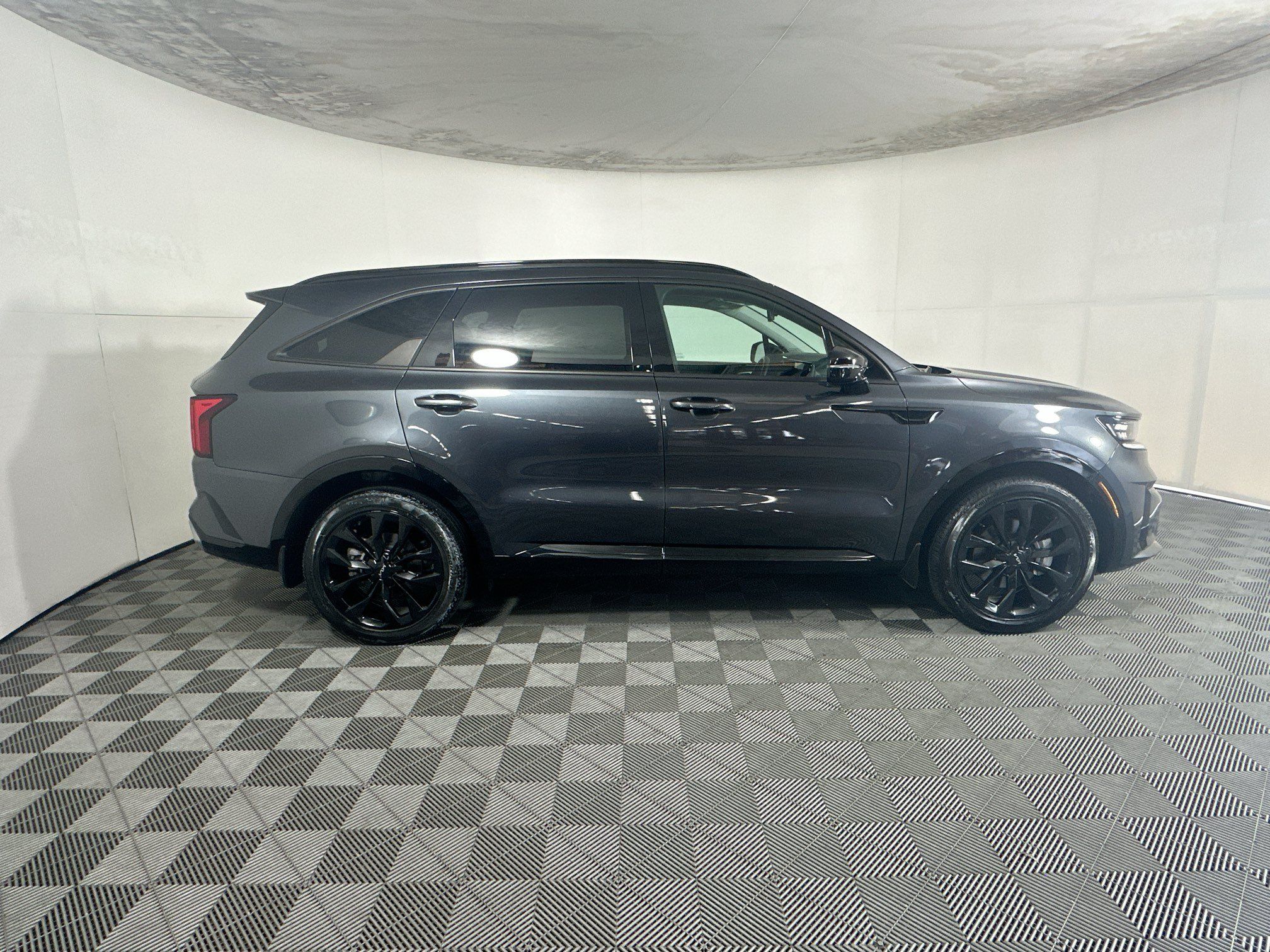 Used 2023 Kia Sorento SX FWD image 2