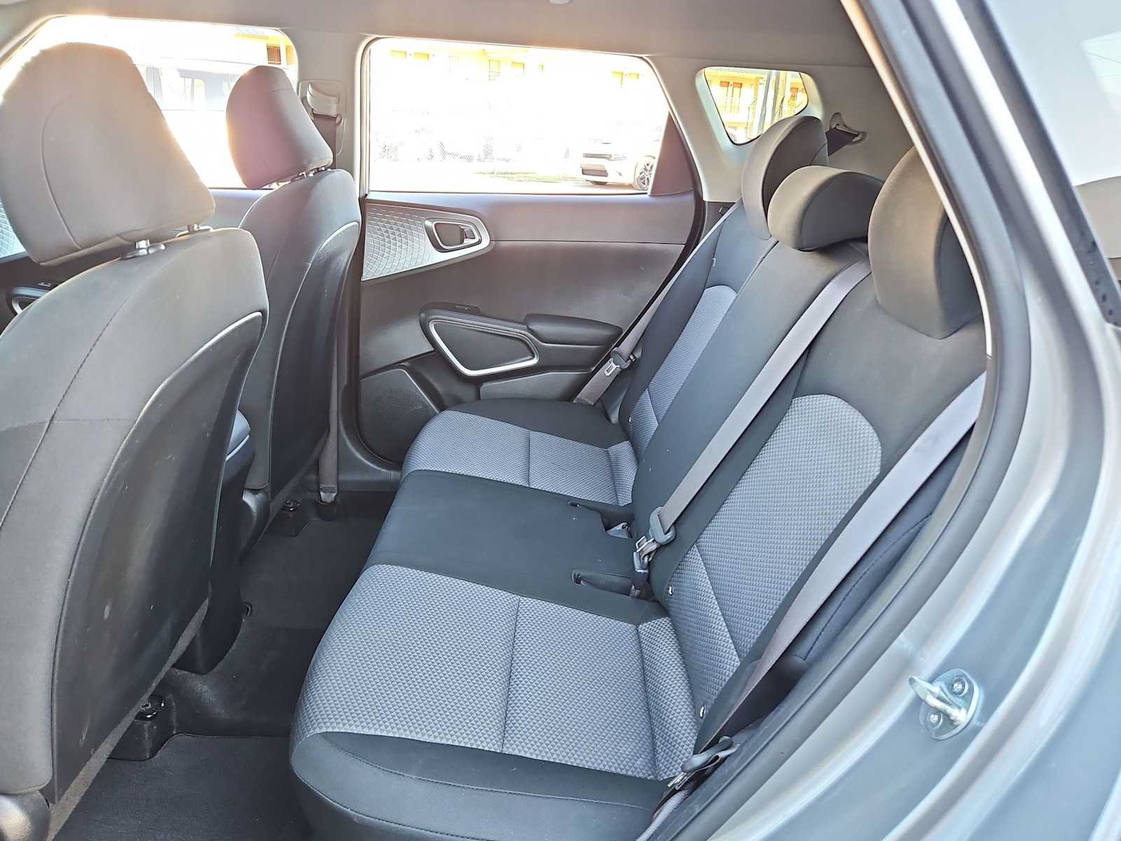 Used 2024 Kia Soul LX w/ Option Group 015 FWD image 17