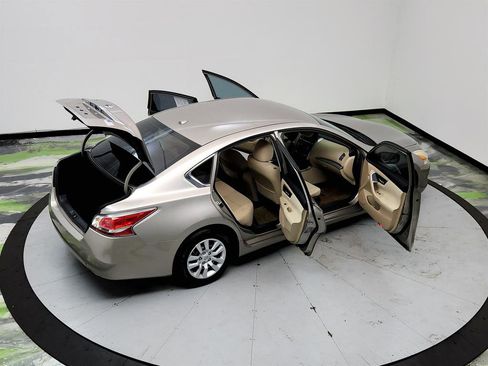 Used 2015 Nissan Altima 2.5 S w/ Power Driver Seat Package FWD image 37