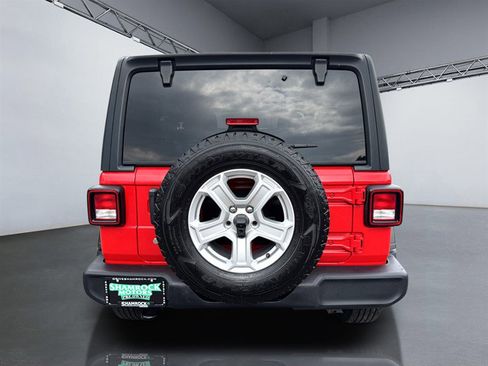 Used 2019 Jeep Wrangler Sport image 6