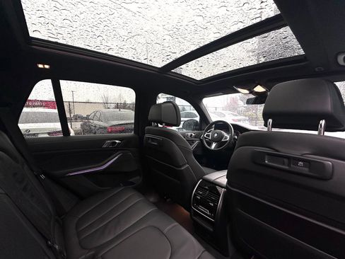 Used 2022 BMW X5 xDrive40i w/ M Sport Package image 19