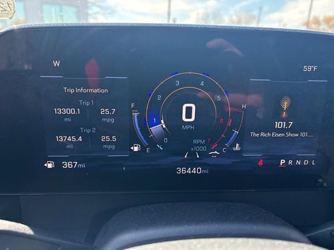 Used 2025 Chevrolet Traverse LT image 12