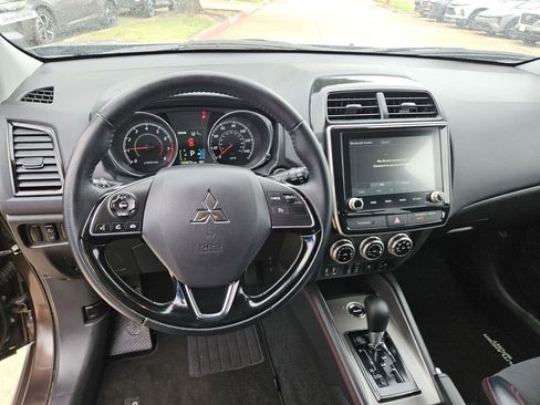 Used 2025 Mitsubishi Outlander Sport SE AWD/4WD image 17